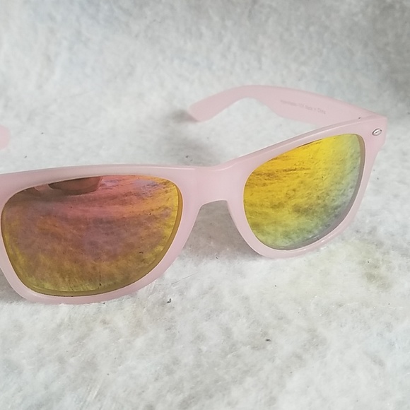 Dazed N Confused Accessories - Pink mirror sunglasses